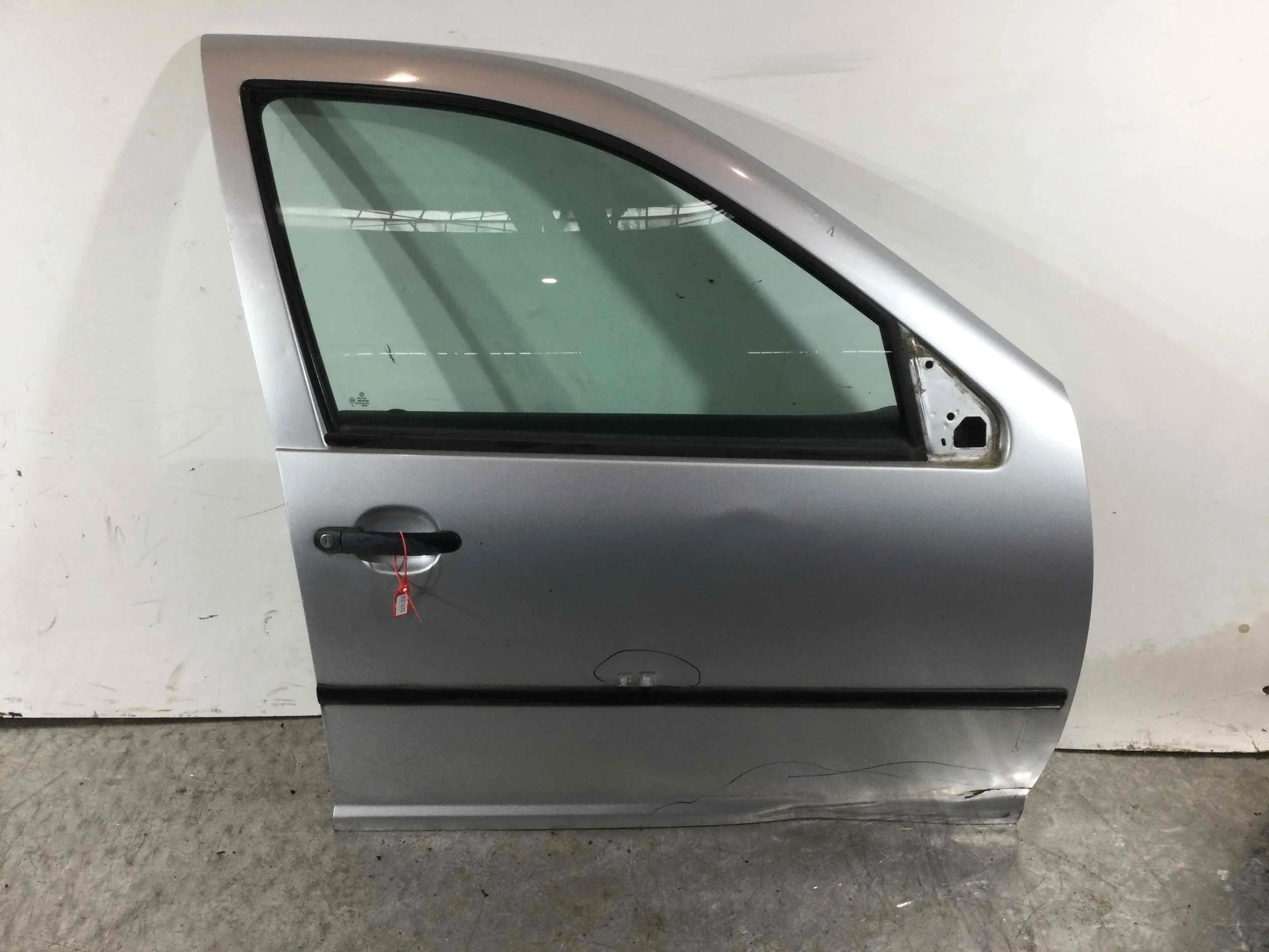 Дверь передняя правая Volkswagen Golf 4 поколение (1997-2004) дизель 1.9 SDI Механика 5-дв, х/б