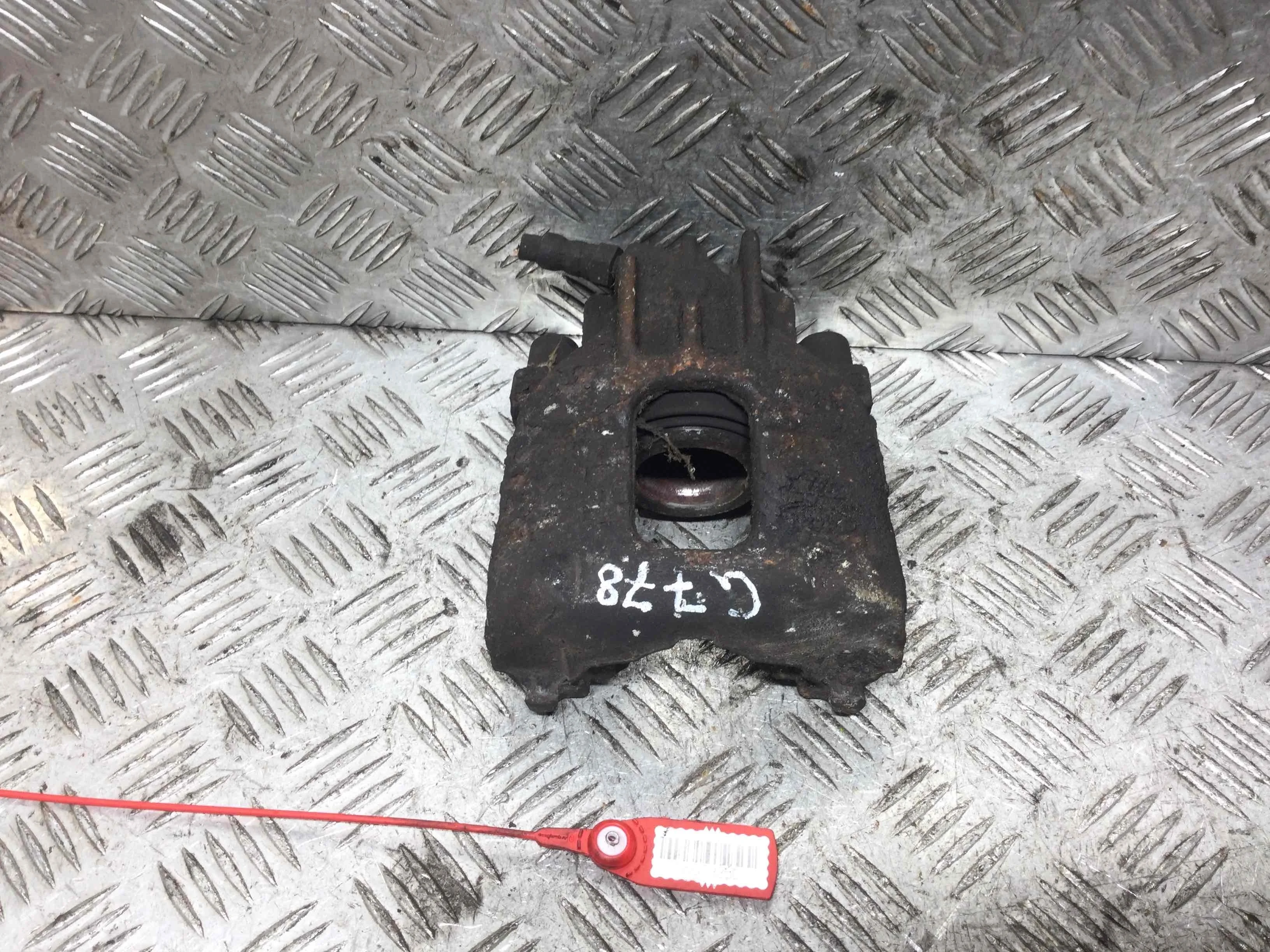 Суппорт передний правый Ford Focus 1 поколение [рестайлинг] (2001-2005) бензин 1.6 i Механика Х/б