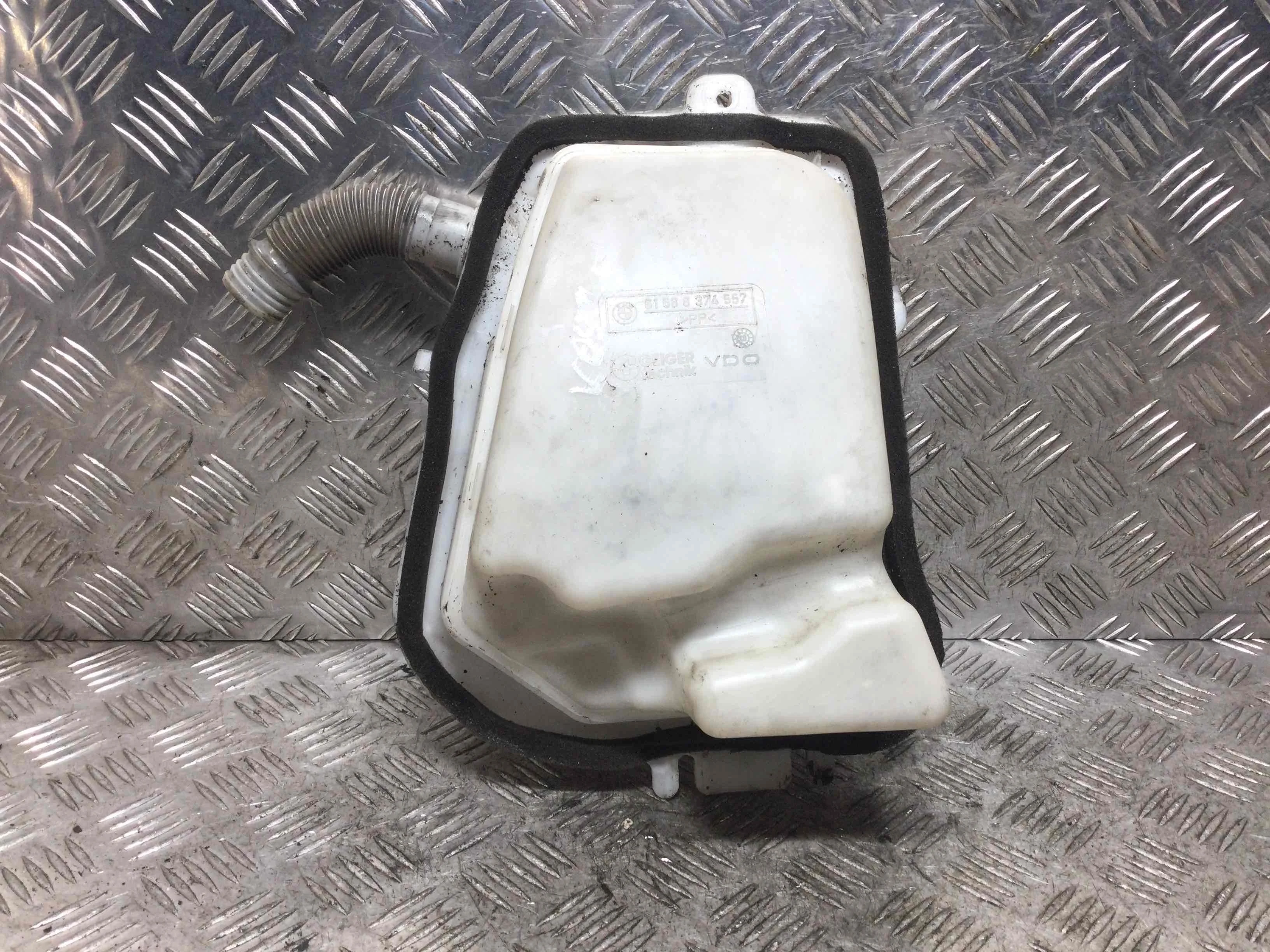 Бачок омывателя BMW 3-Series 3-Series E46 1998 - 2006 дизель 2.0 D Автомат