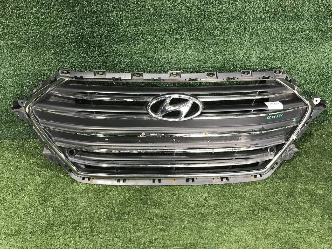 Решетка радиатора Hyundai Elantra Ad 6 (2015-2019)