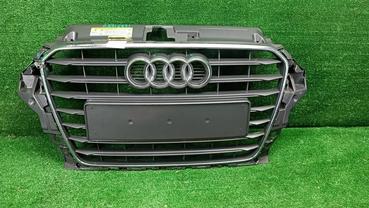 Решетка радиатора Audi A3 8v (2012-2016)