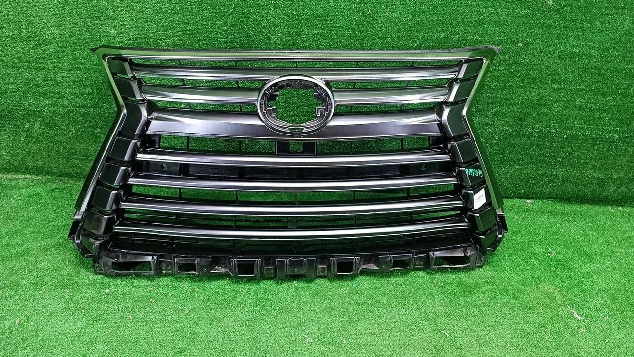Решетка радиатора Lexus Lx 570 Urj200 (2015-2023)