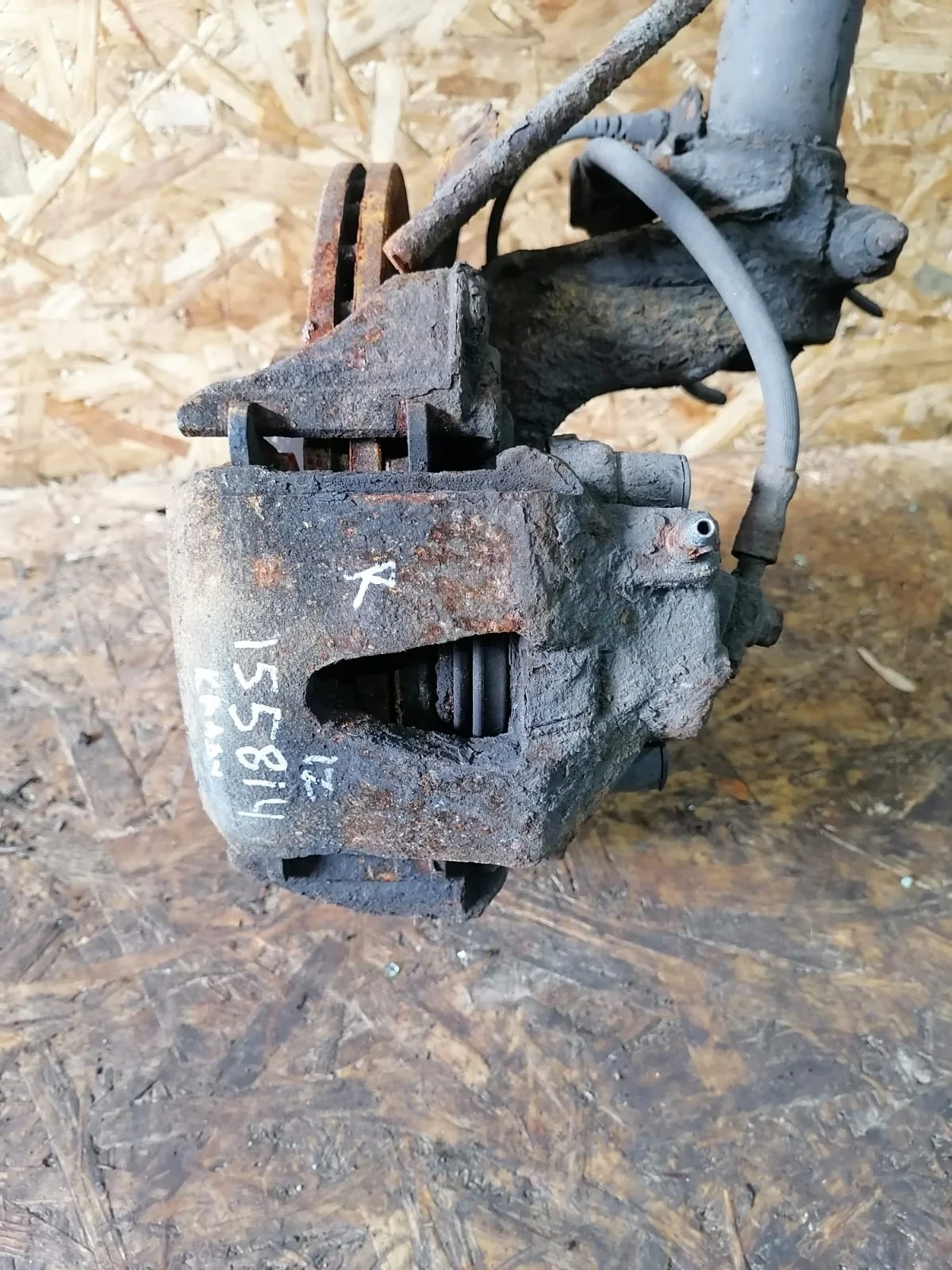 Суппорт тормозной AUDI A3, SKODA OCTAVIA1Z, VOLKSWAGEN GOLF 5/5+/6, JETTA 5/6, PASSAT B6/B7 2004- передний правый б/у A3(2004-2013);GOLF 5(2004-2009);PASSAT B6(2005-2010);JETTA 5(2005-2009);TOURAN(2003-2010)