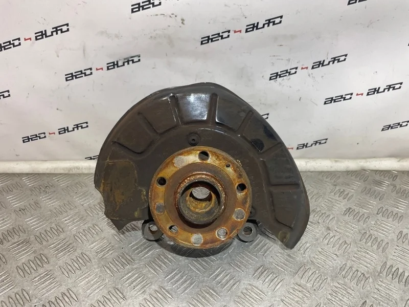 Кулак поворотный Audi A3 2013 1K0407256AA 8P 1.4, передний правый