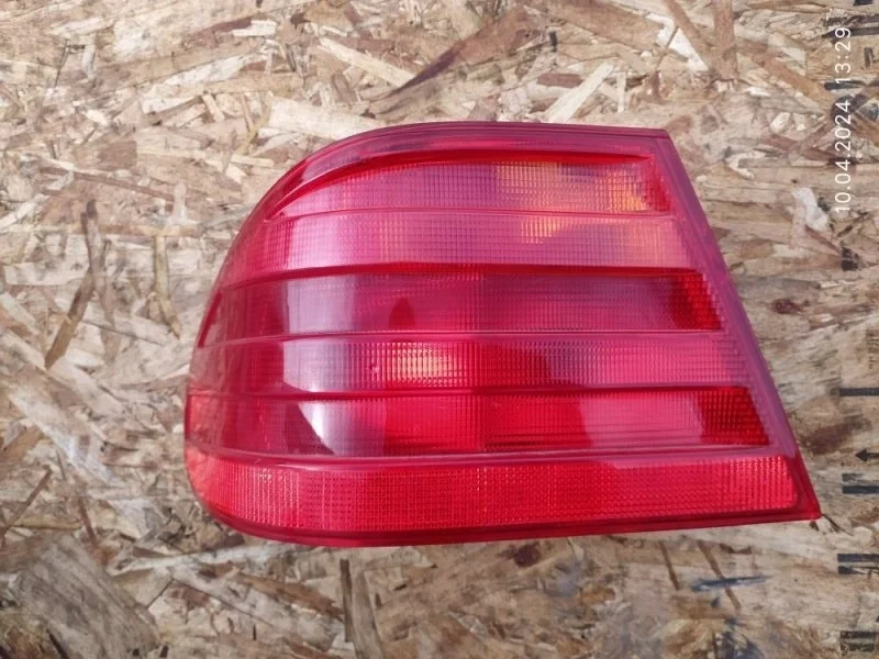 Фонарь Mercedes-Benz -Class 1996 S210