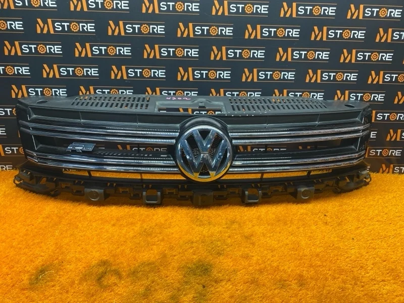 Решетка радиатора Volkswagen Tiguan 2012 5N