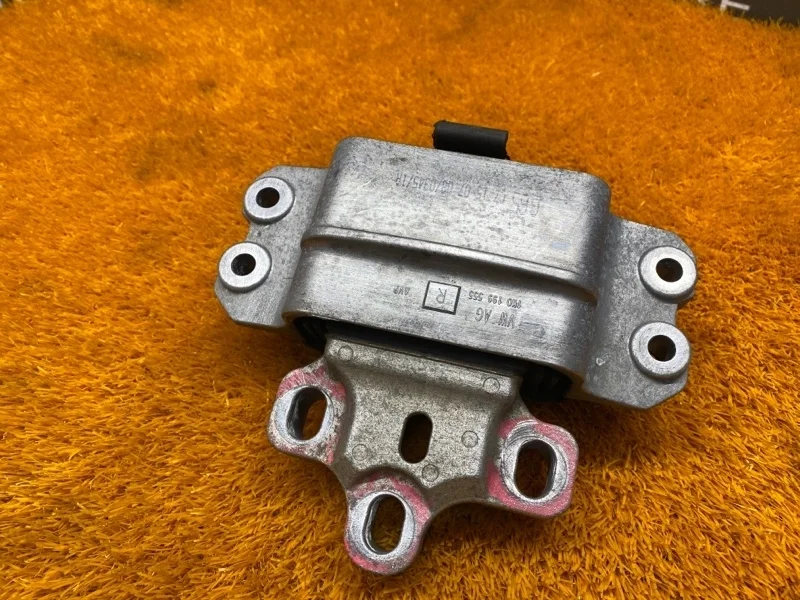 Подушка кпп Audi A3 2008 8P