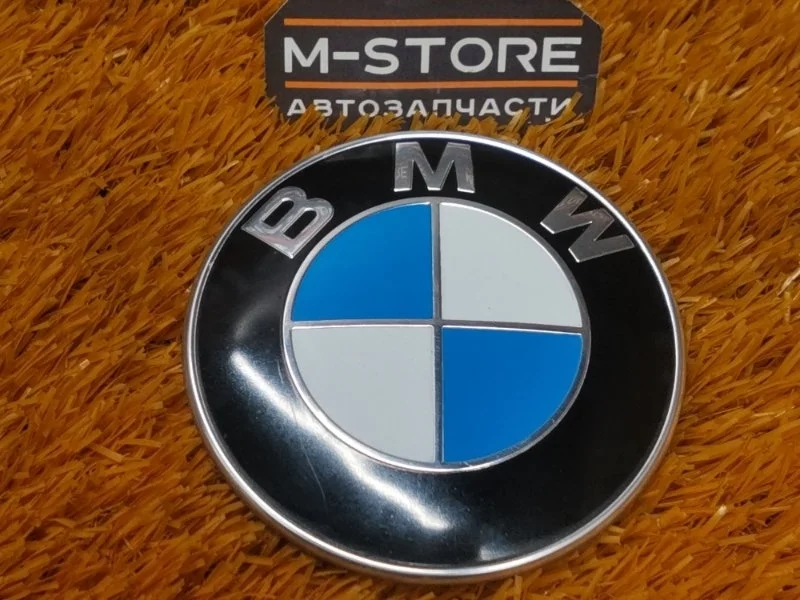 Эмблема на капот BMW 1-Series 2011 E87