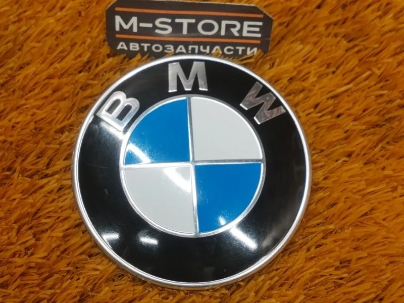Эмблема на капот BMW X1 2010 E84