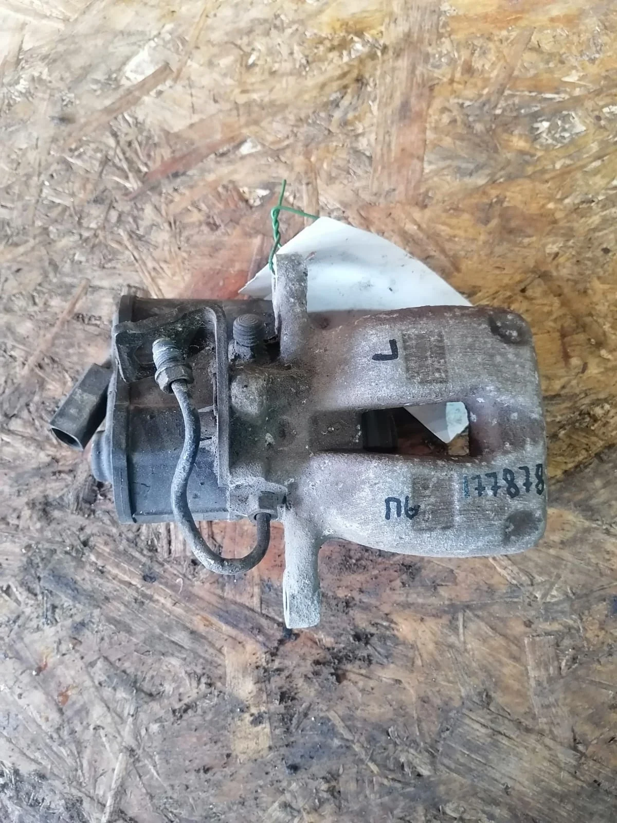 Суппорт тормозной VOLKSWAGEN PASSAT B6 2005- задний левый б/у PASSAT B6(2005-2010)