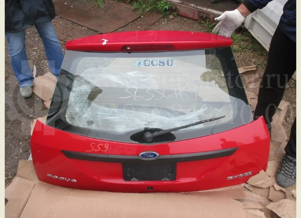 Крышка багажника Форд Фокус 1 для кузова Хэтчбек 1216269 - 3 и 5-ти дверка - БУ Красная S59 в СБОРЕ