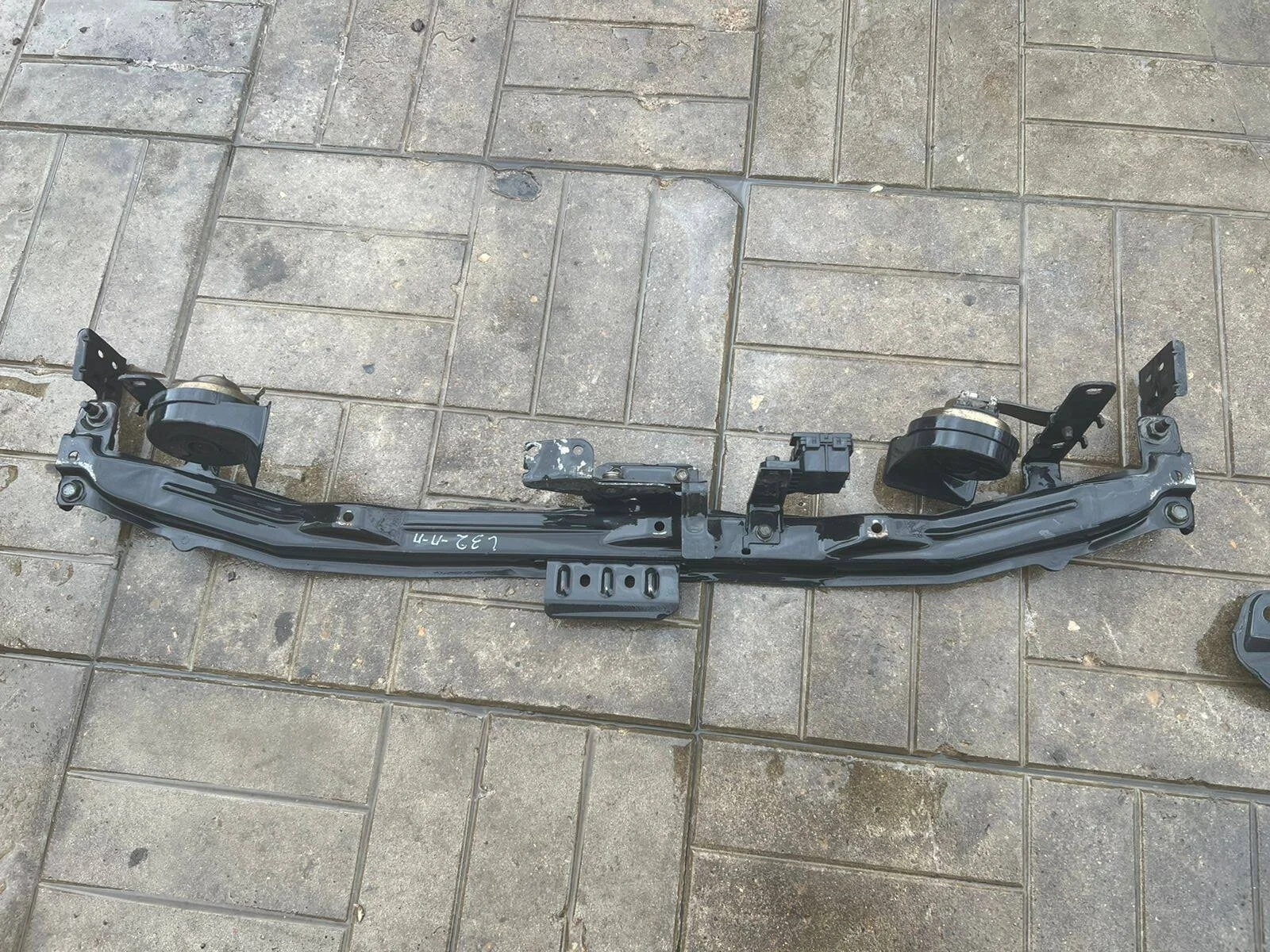 Усилитель бампера Nissan Teana J32 2008-2011г