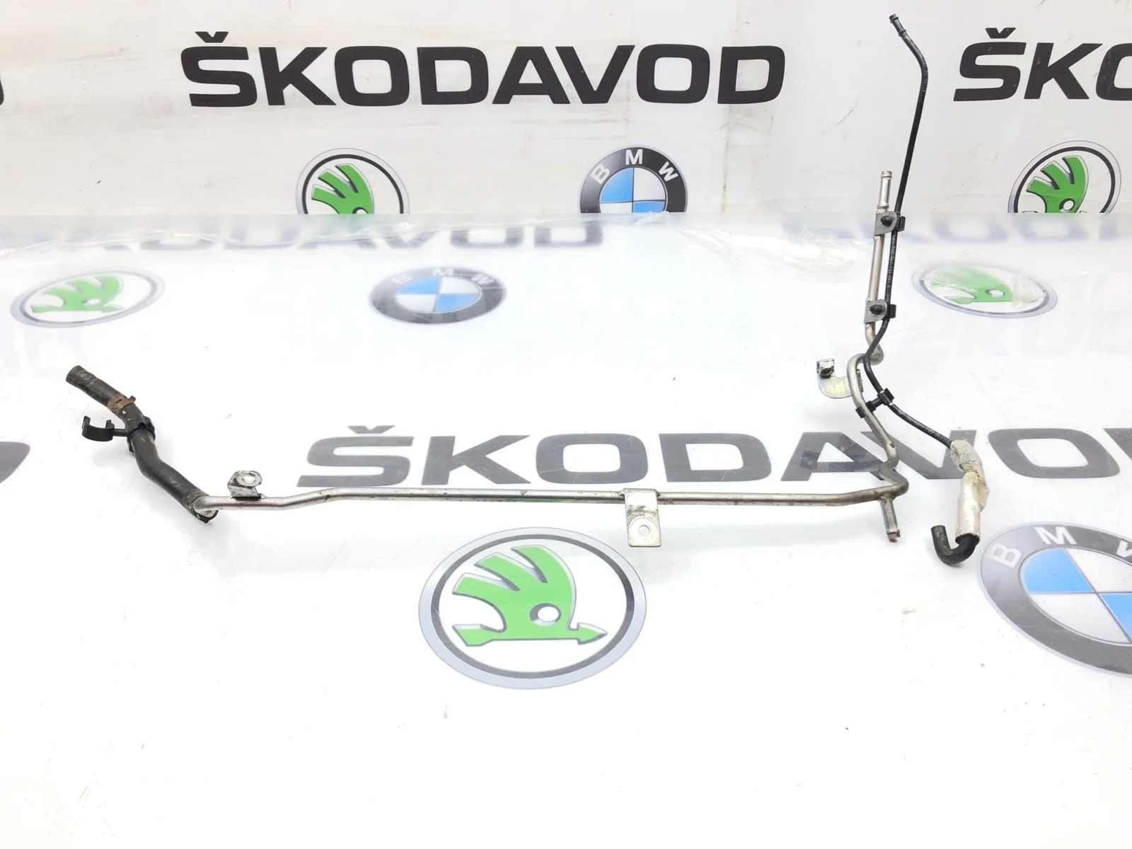 Трубка системы охлаждения Skoda Octavia Scout 2011 06J121075F A5 (1Z) 1.8 CDAB