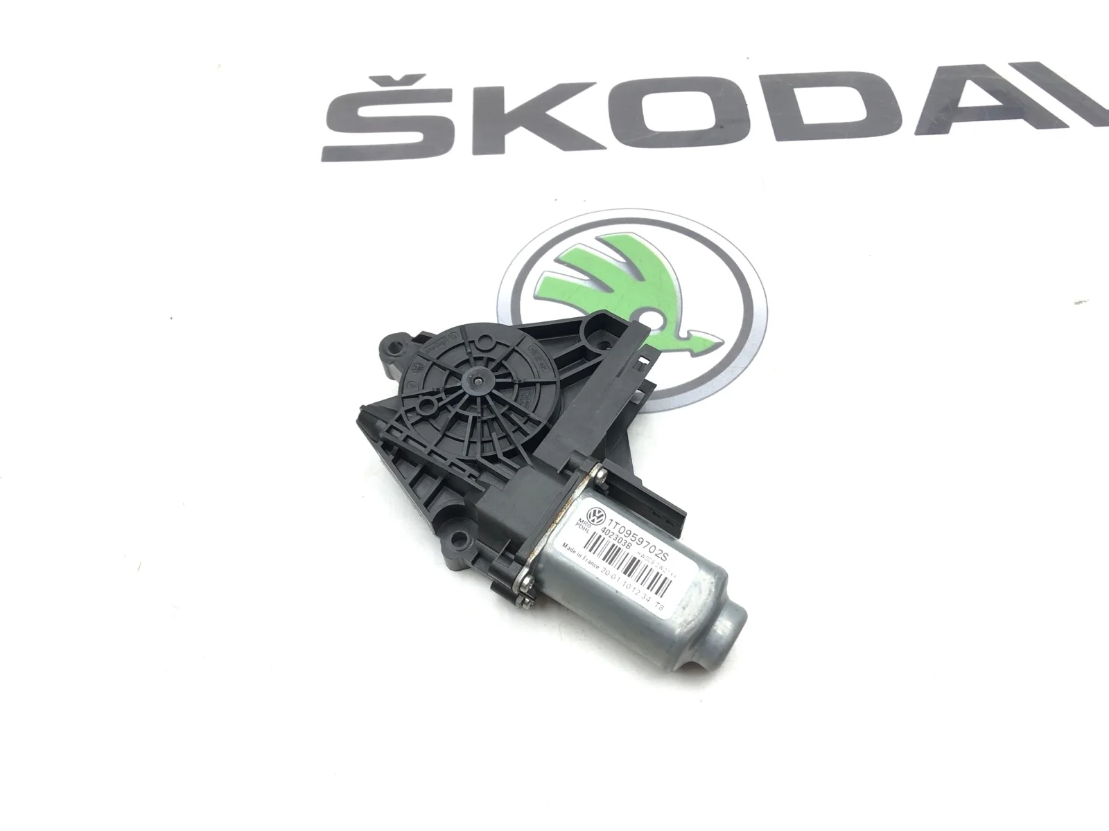 Мотор стеклоподъемника Skoda Octavia 2010 1T0959702S A5 (1Z) 1.8 CDAB, передний правый