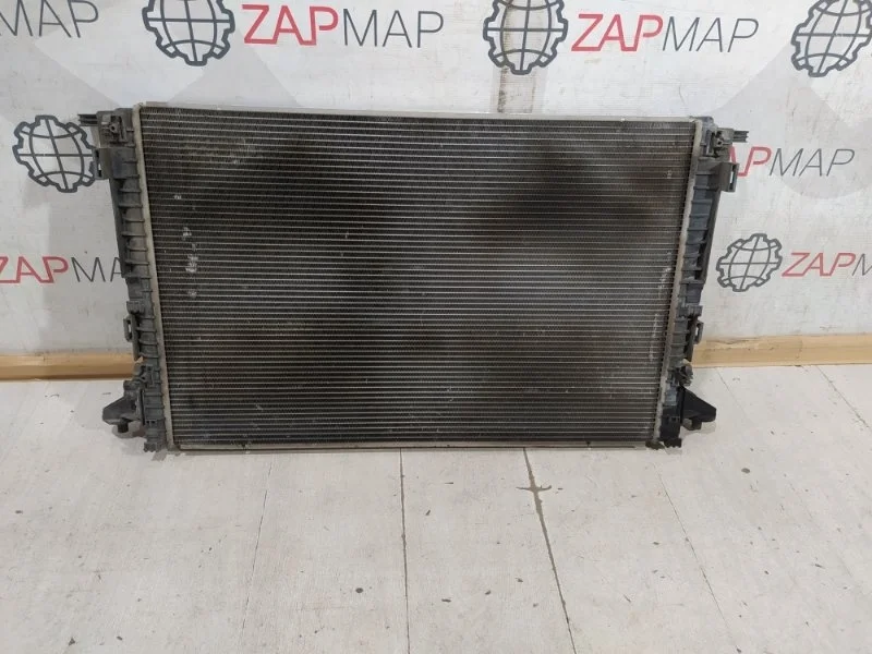 Радиатор охлаждения Audi A4 B9 2015-2019