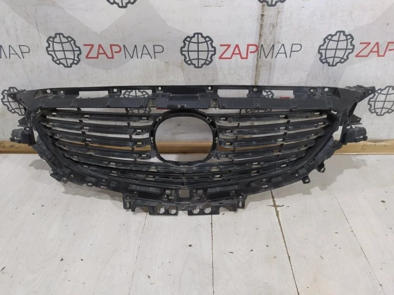 Решетка радиатора передняя Mazda 6 GJ 2016-Нв
