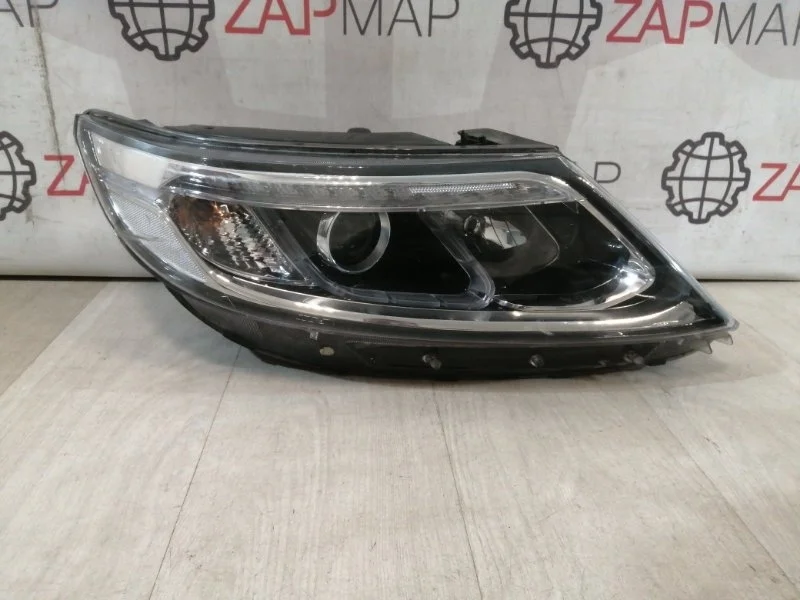 Фара передняя правая Kia Sorento 2 XM 2012-2019
