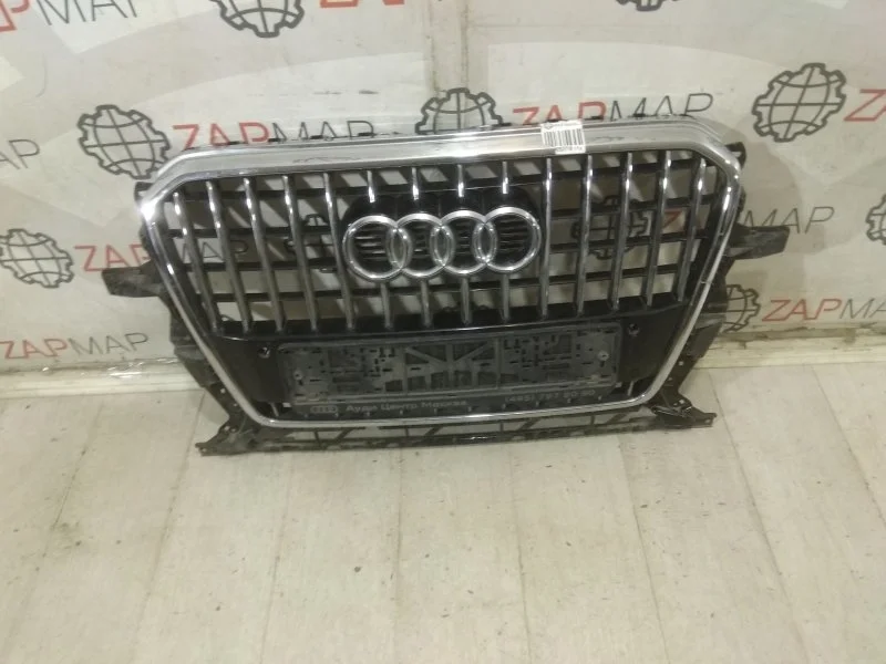 Решетка радиатора передняя Audi Q5 8R 2008-2018