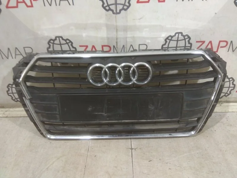 Решетка радиатора передняя Audi A4 B9 2015