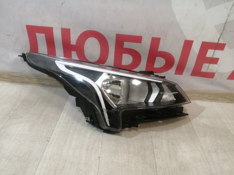 Фара передняя правая Kia Rio 4 FB 2020-2021