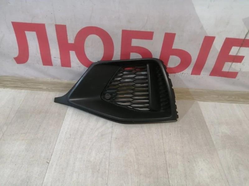 Решетка бампера передняя левая Audi Q8 4M8 2018-Нв