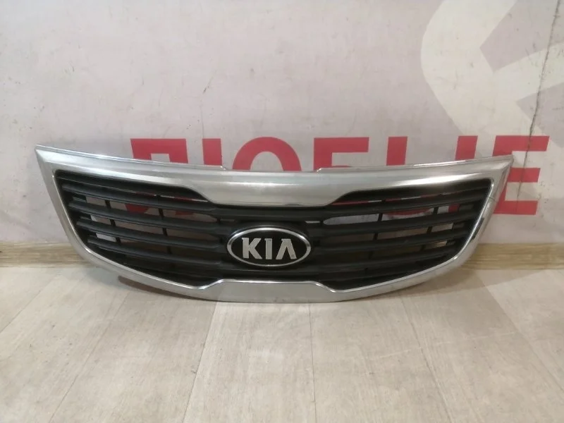 Решетка радиатора передняя Kia Sportage 3 SL