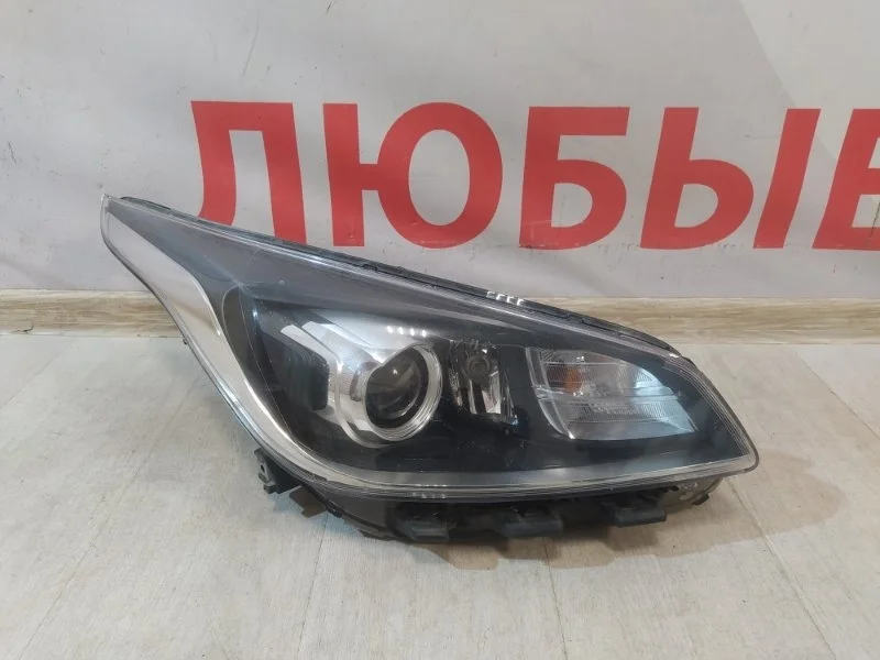 Фара передняя правая Kia Rio 4 FB 2016-2020