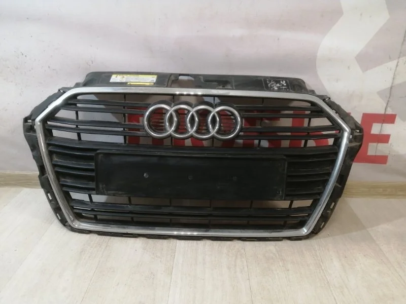 Решетка радиатора передняя Audi A3 8V 2013-2019