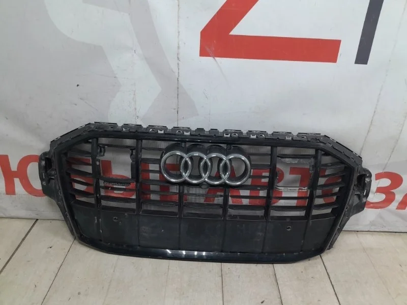 Решетка радиатора передняя Audi Q7 4M 2019-Нв