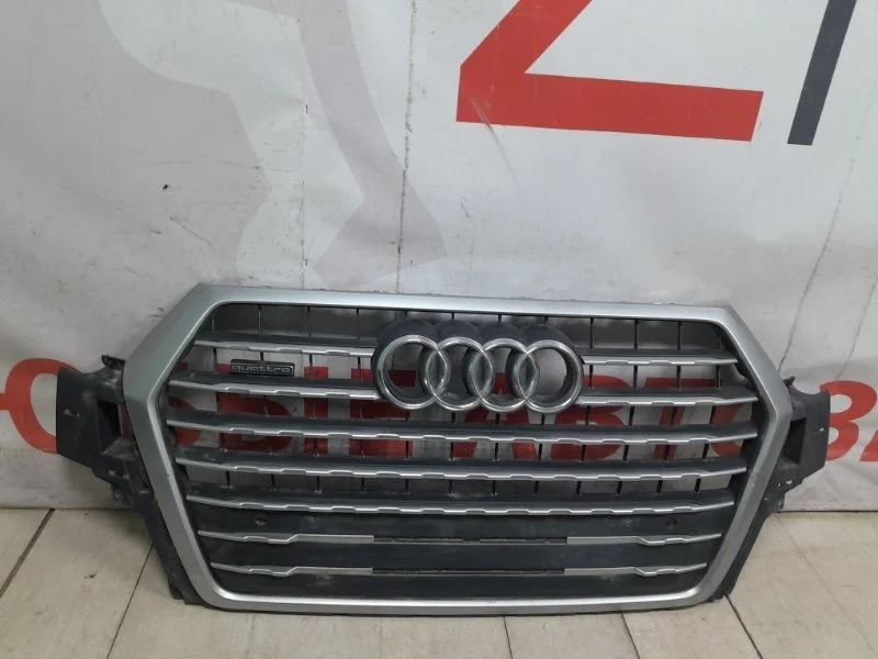 Решетка радиатора передняя Audi Q7 4M 2015-2019