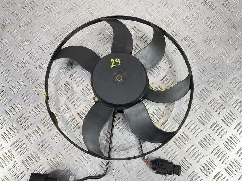 Вентилятор охлаждения радиатора Volkswagen Tiguan 2012 5N1