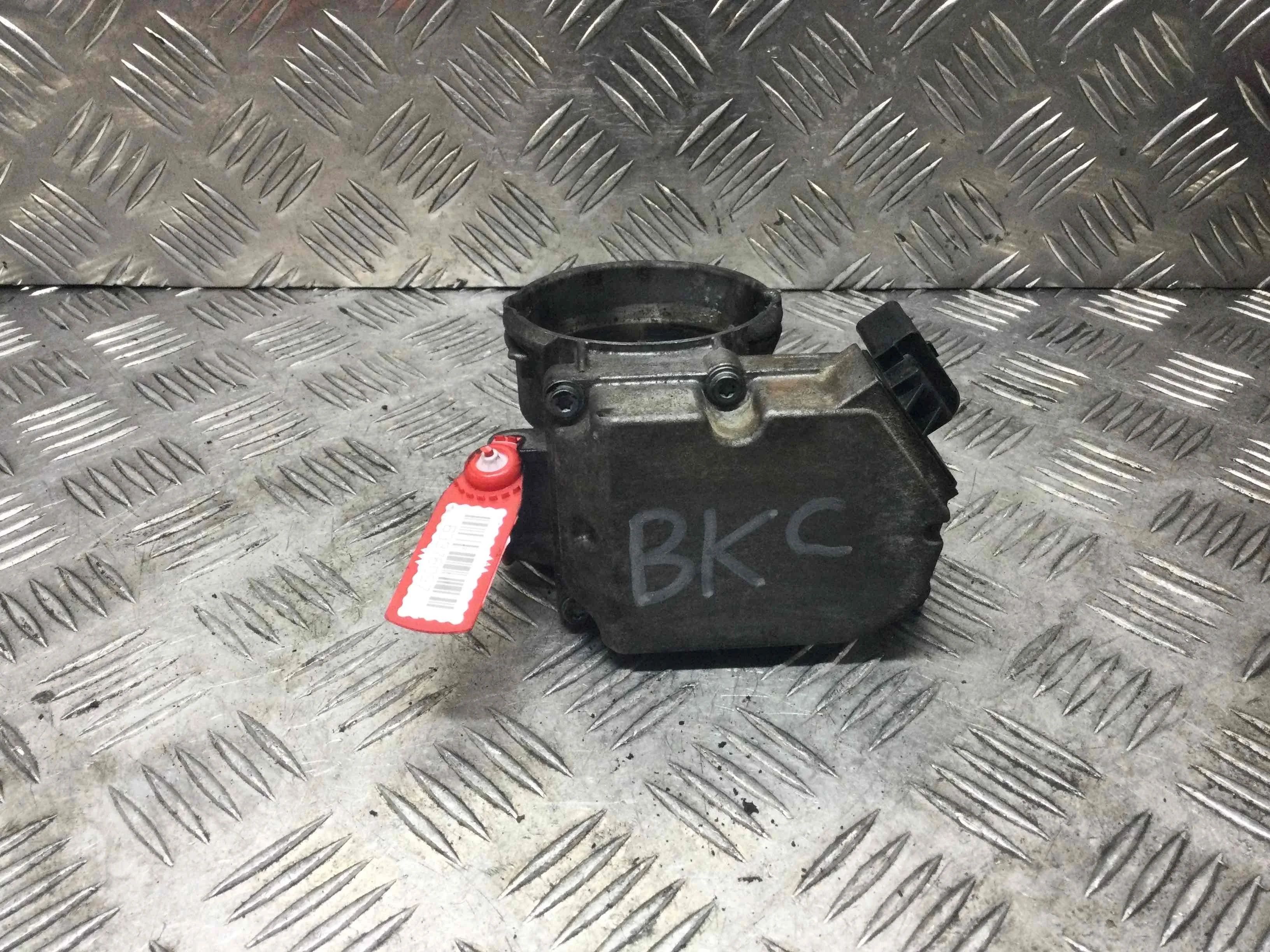 Заслонка дроссельная Volkswagen Touran 1 поколение (2003-2006) дизель 1.9 TDI Механика Минивэн