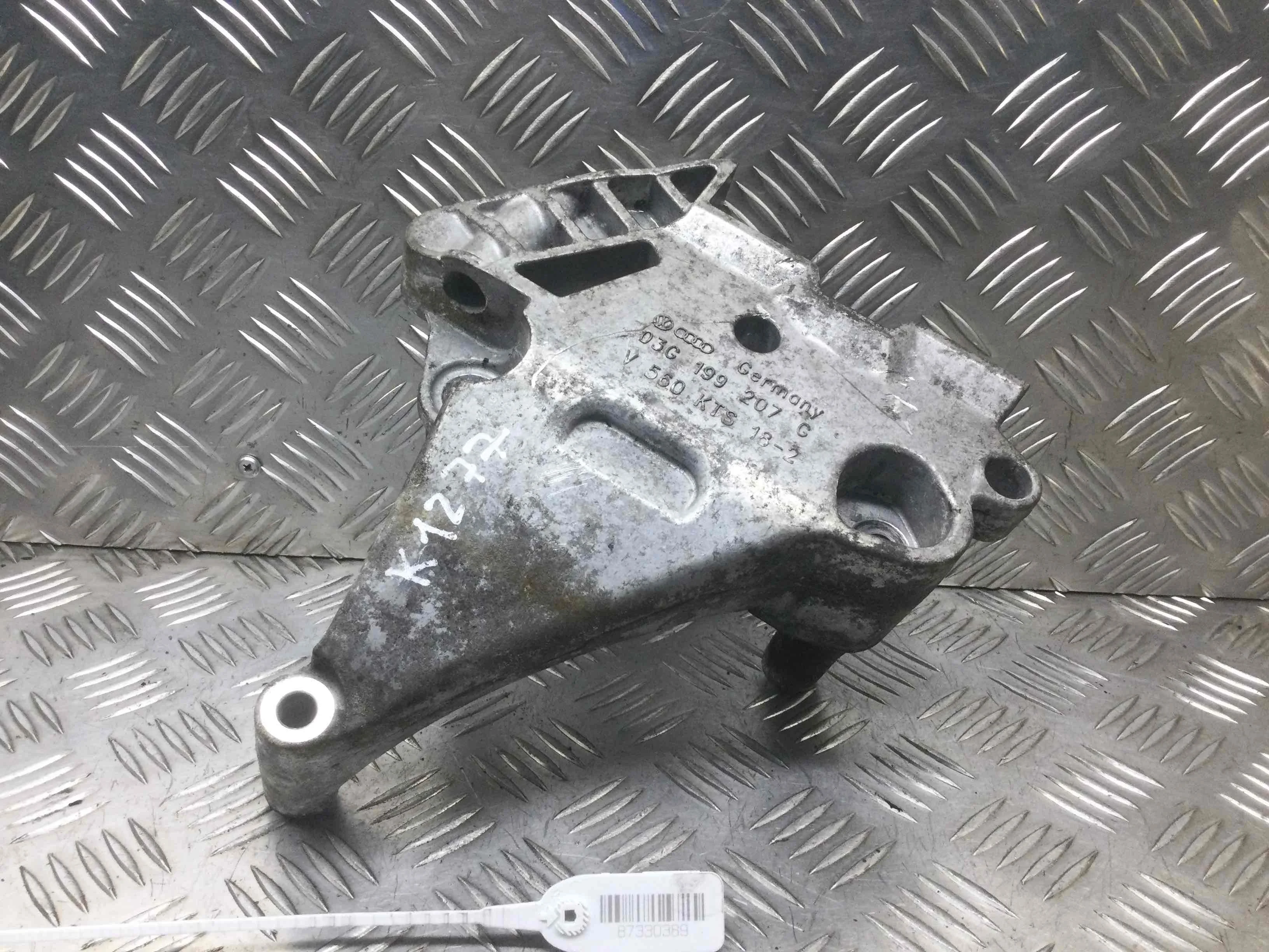 Кронштейн двигателя Audi A3 8P/8PA [2-й рестайлинг] (2008-2013) дизель 1.9 TDI Механика