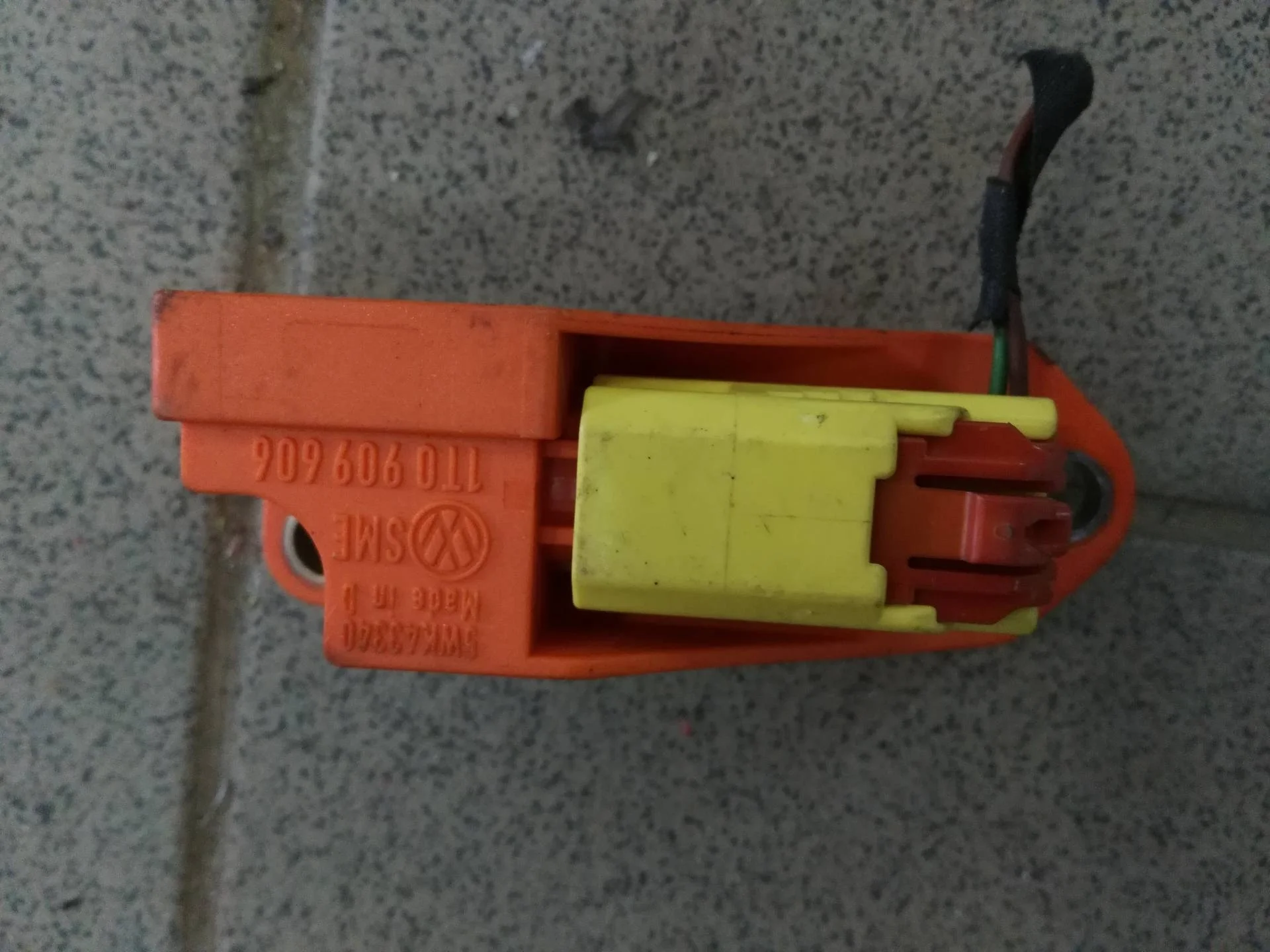 датчик airbag Volkswagen Touran  2006