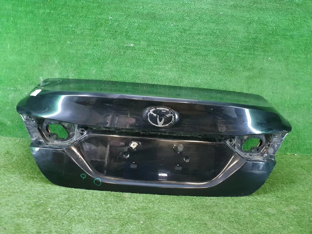 Крышка багажника Toyota Camry 8 Xv70 (2018-2021)