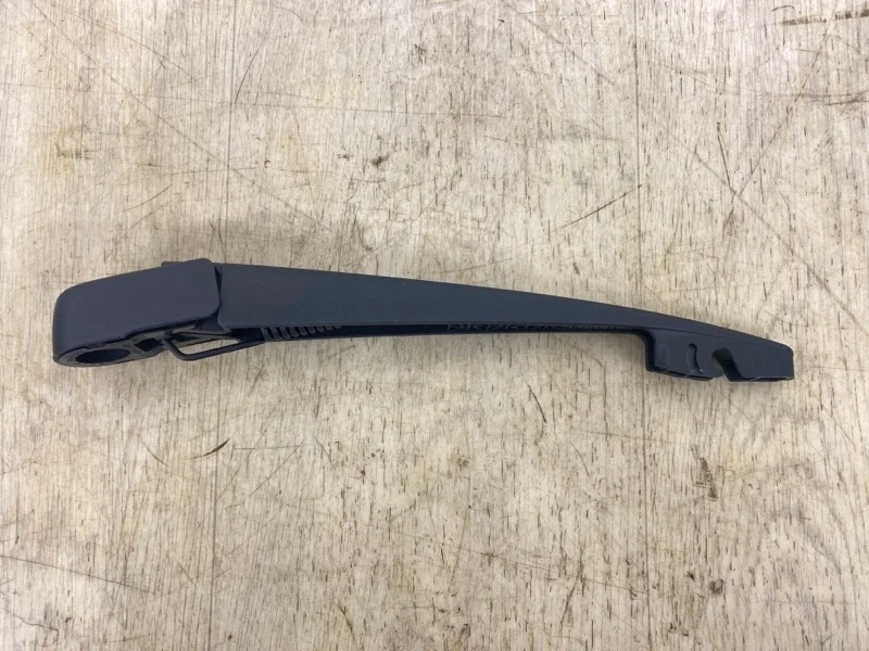 Поводок дворника MITSUBISHI OUTLANDER 3 2012 2013 2014 2015 2016 2017 2018 2019 2020 2021 2022 2023 GF3W
