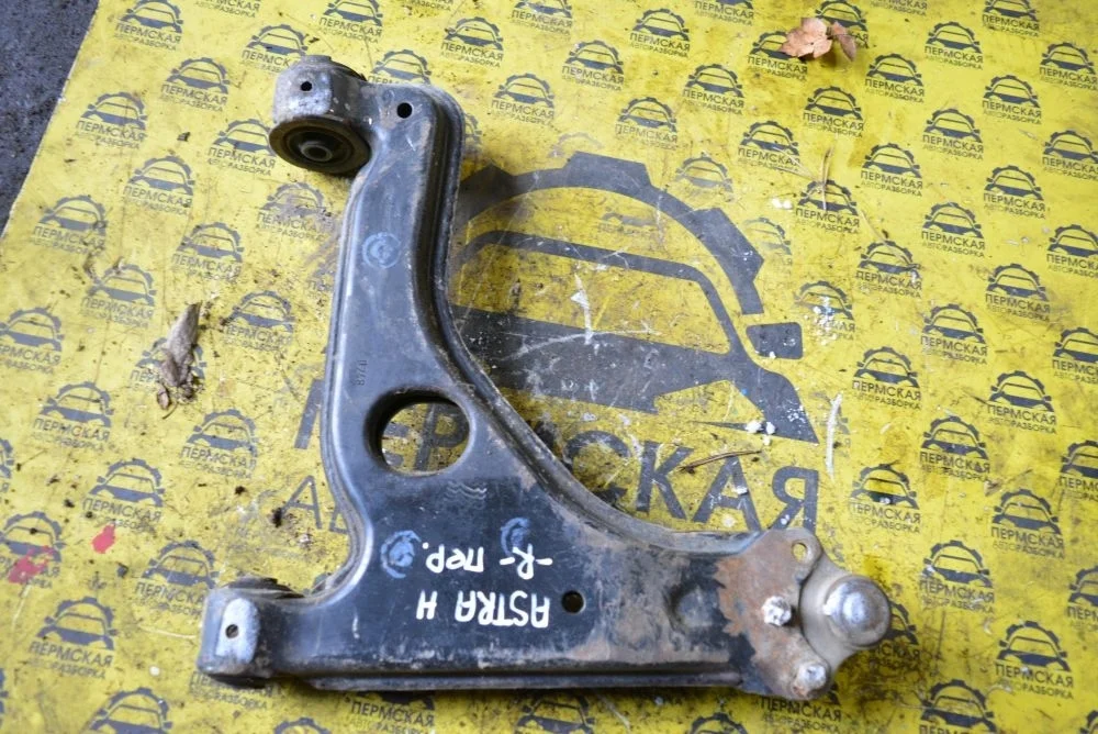 Рычаг передний правый для Opel Astra H / Family