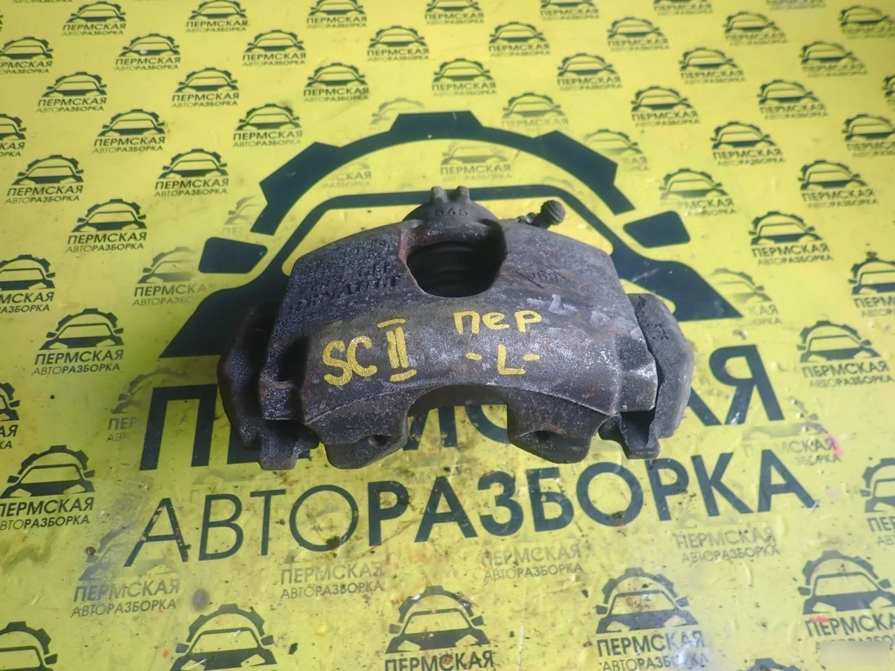 Суппорт передний левый Renault Scenic 2