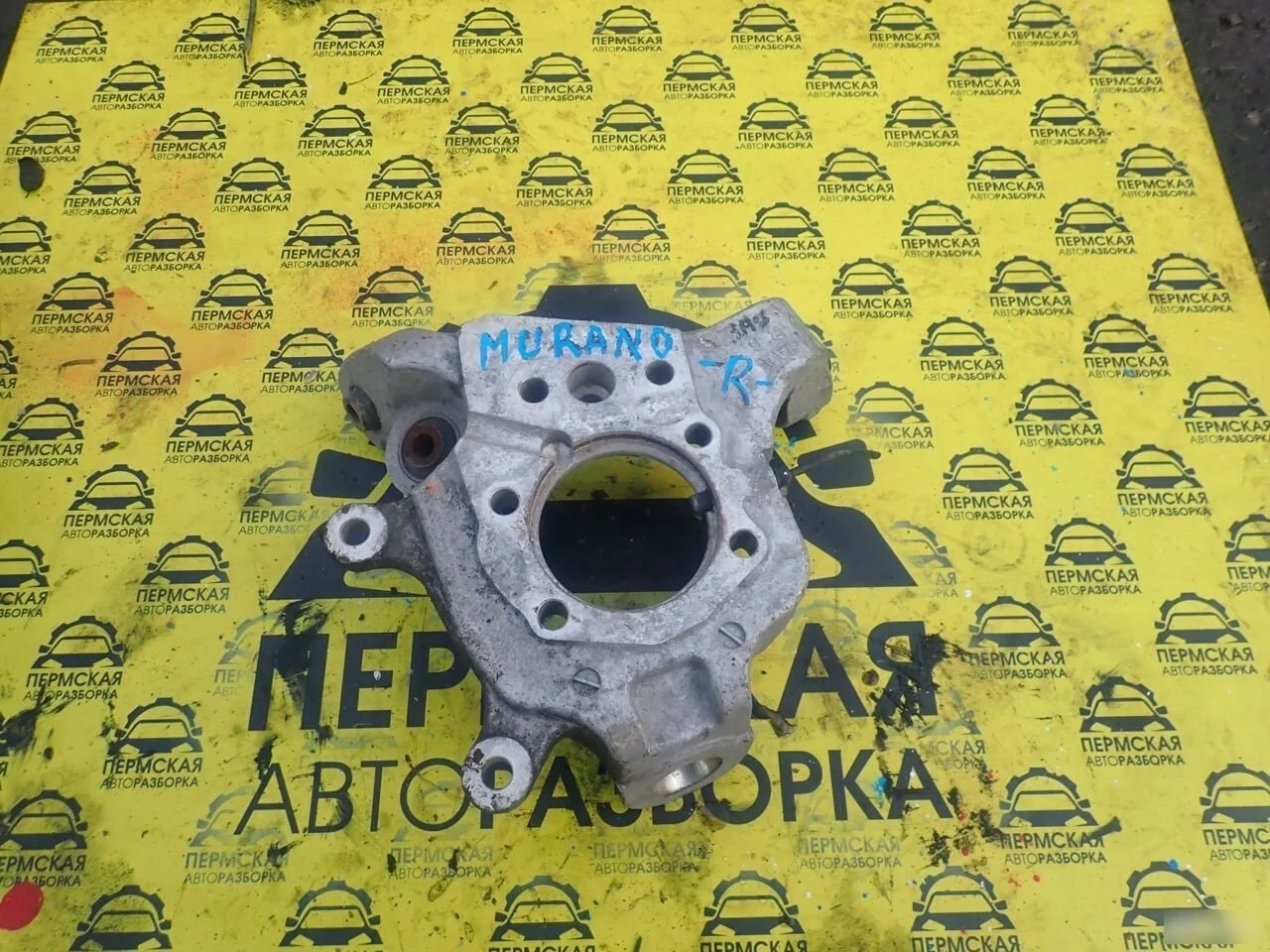 Кулак поворотный задний правый Nissan Murano Z51
