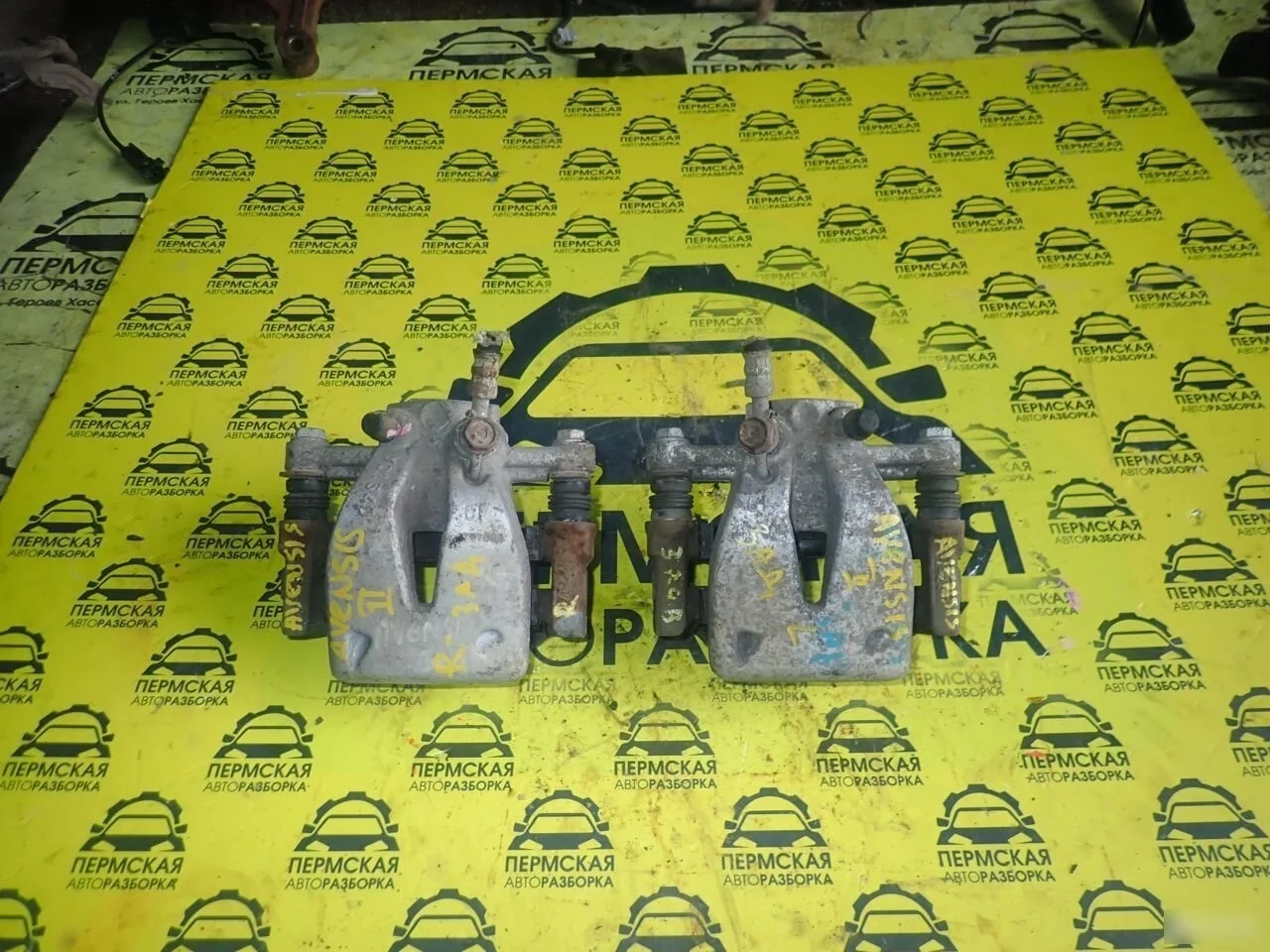 Суппорт задний Toyota Avensis 2 2003-2008