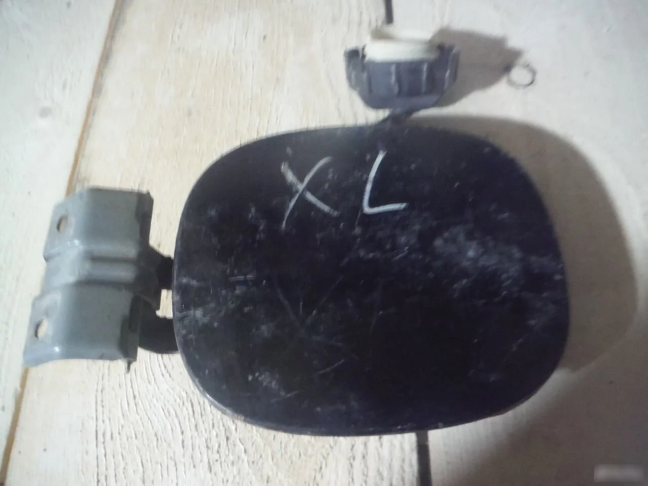 Лючок бензобака mitsubishi outlander XL 2006-2012г