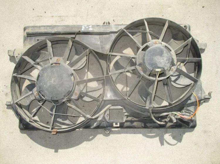 Вентилятор радиатора Форд Фокус 1, 1,6 - 1,8 литра 1355712 98AB8C607DL 0130303871 F-1