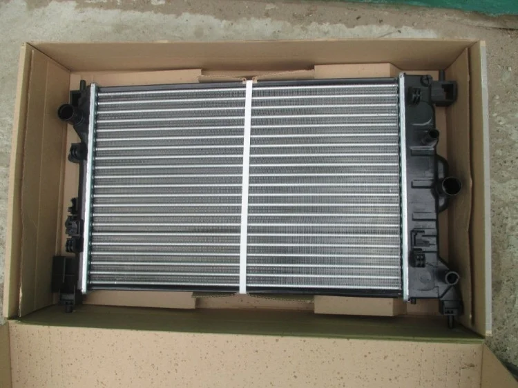 Радиатор охлаждения Шевроле Авео Т300 с МКПП 1,6 литра 95460095, 95316030, - Termal