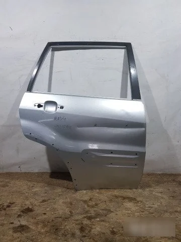 Дверь Toyota RAV4