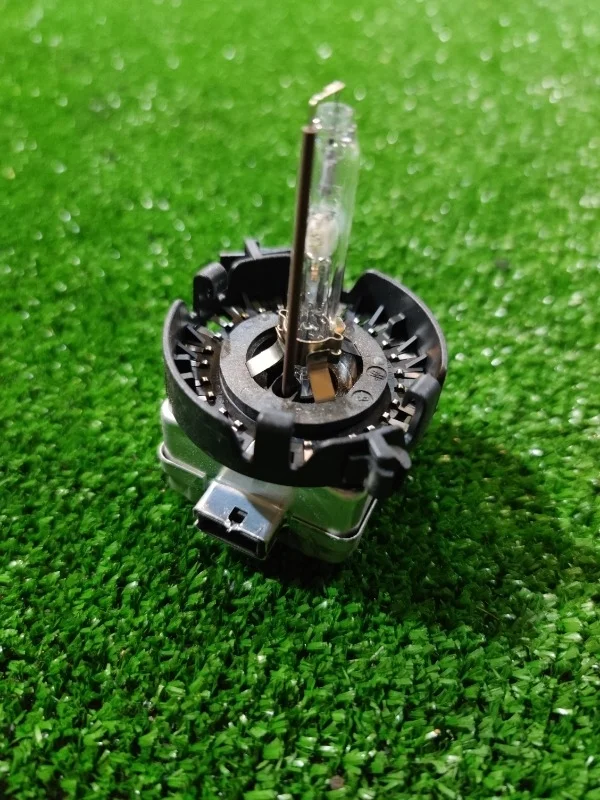 Лампа ксеноновая BMW X6 50iX 2014 E71