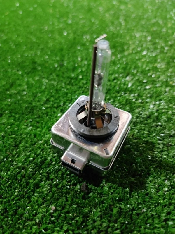 Лампа ксеноновая BMW X6M 2012 E71