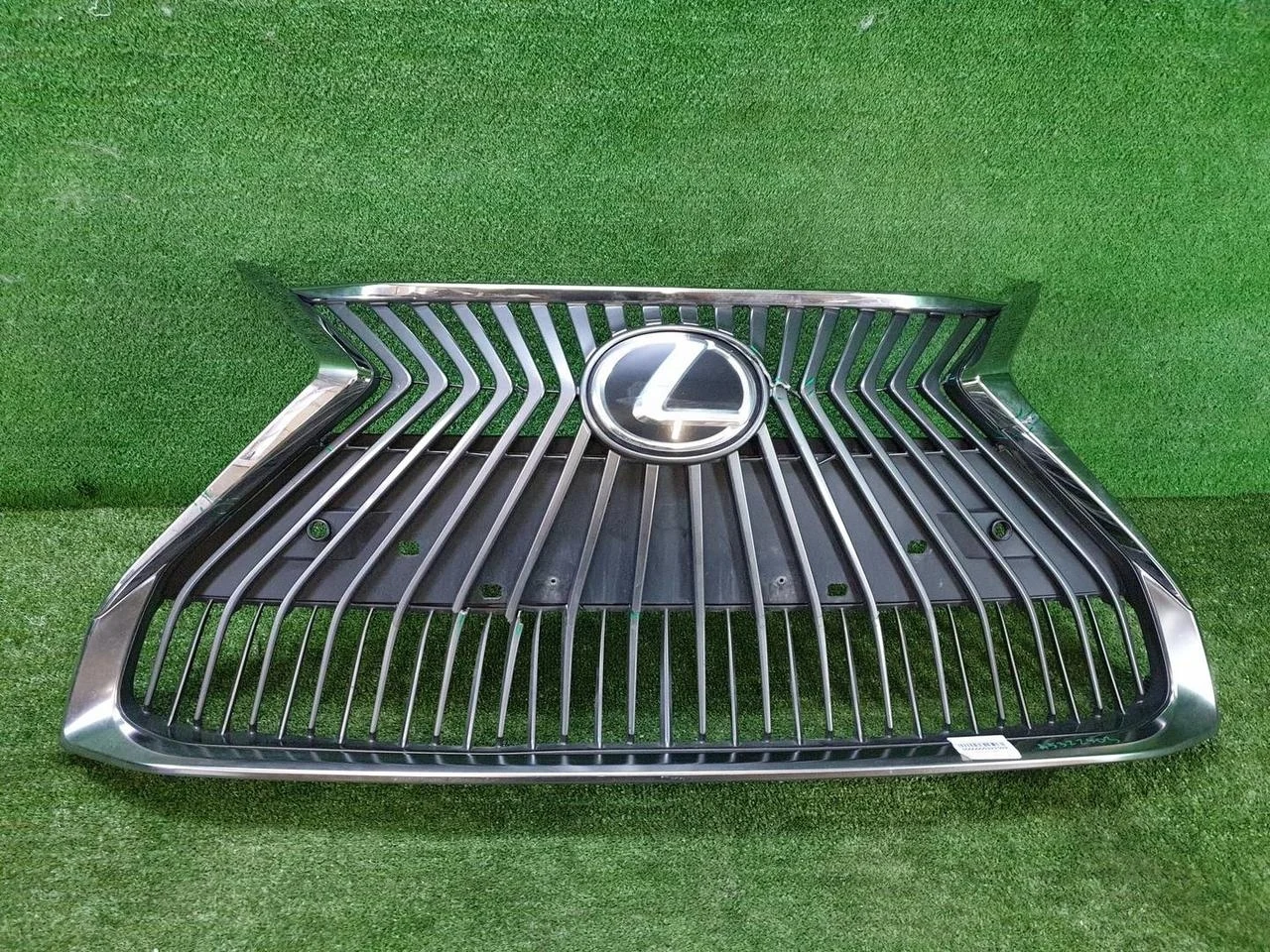 Решетка радиатора Lexus Es 7 (2018-2021)