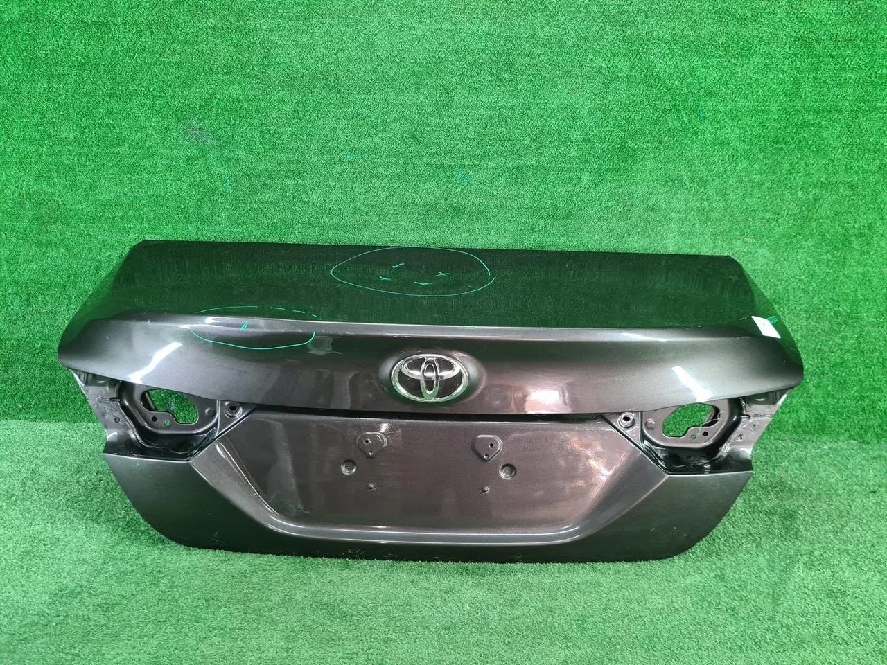 Крышка багажника Toyota Camry 8 Xv70 (2017-2021)