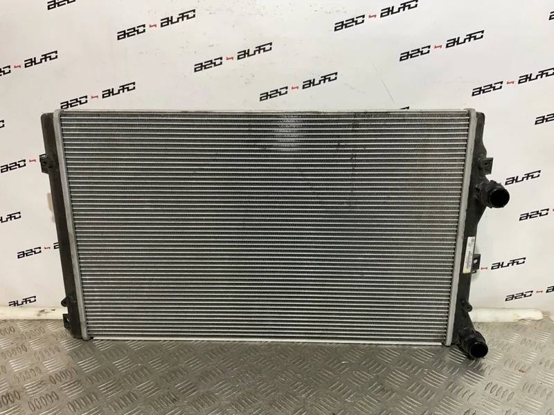 Радиатор охлаждения двигателя Volkswagen Jetta 1K0121251DN 5