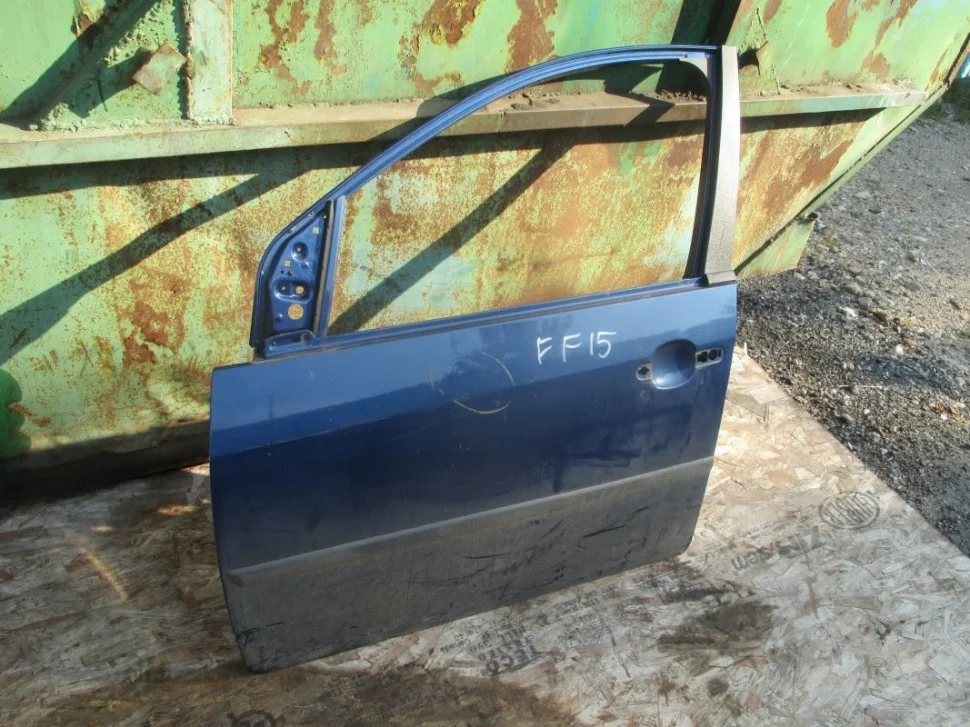 Дверь передняя левая Форд Фиеста 5 1692524 P2S61A20125KA, - БУ Синяя FF15 Голая - 1 вмятинка